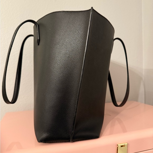 Quince Black Italian Leather Tote - Picture 6 of 11
